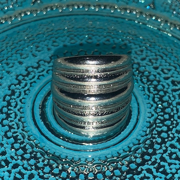 Silver Ring - Picture 2 of 12